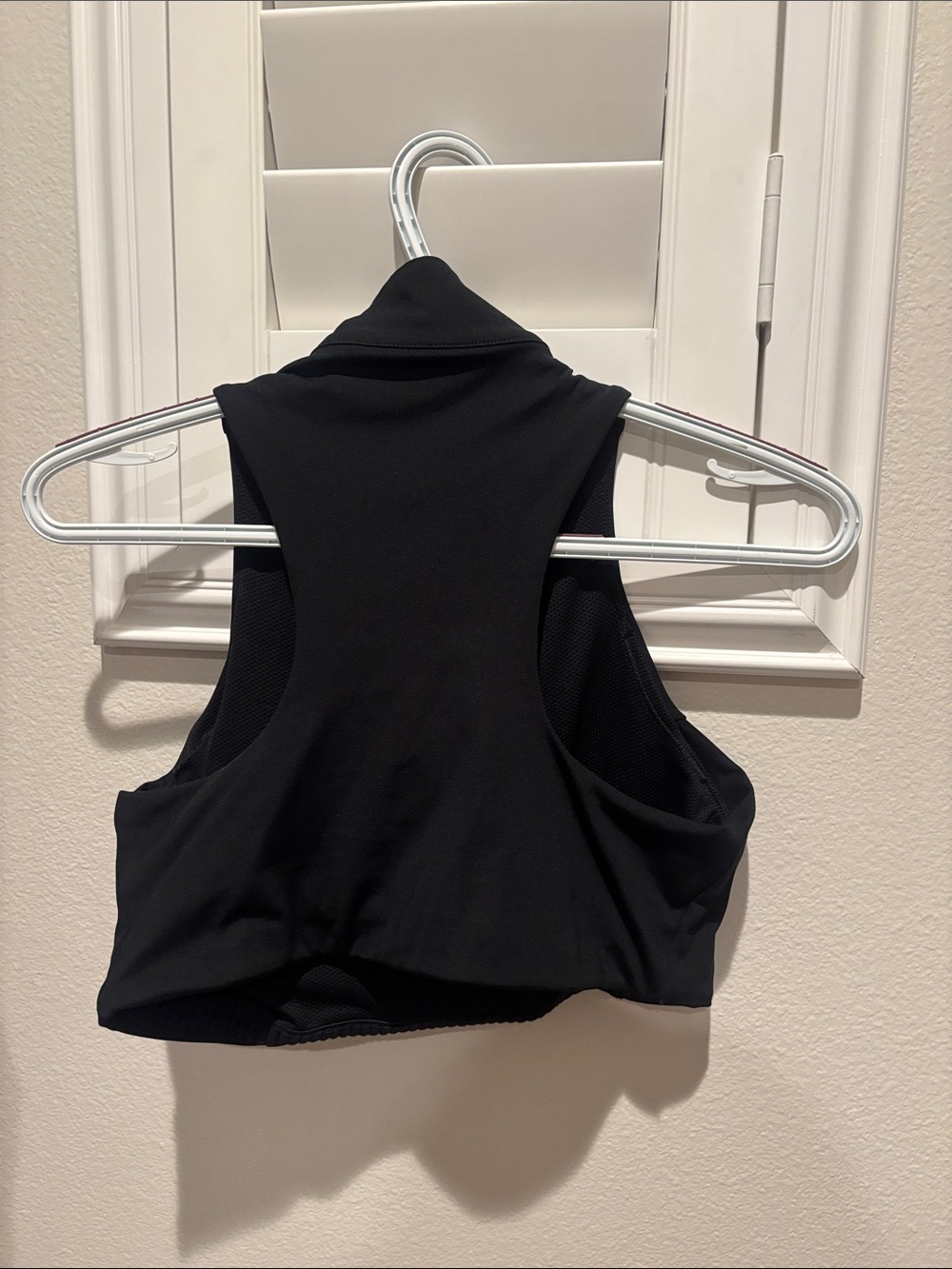 Nike Black Sleeveless Zip Crop Top with White Air Logo - Picture 2 of 2